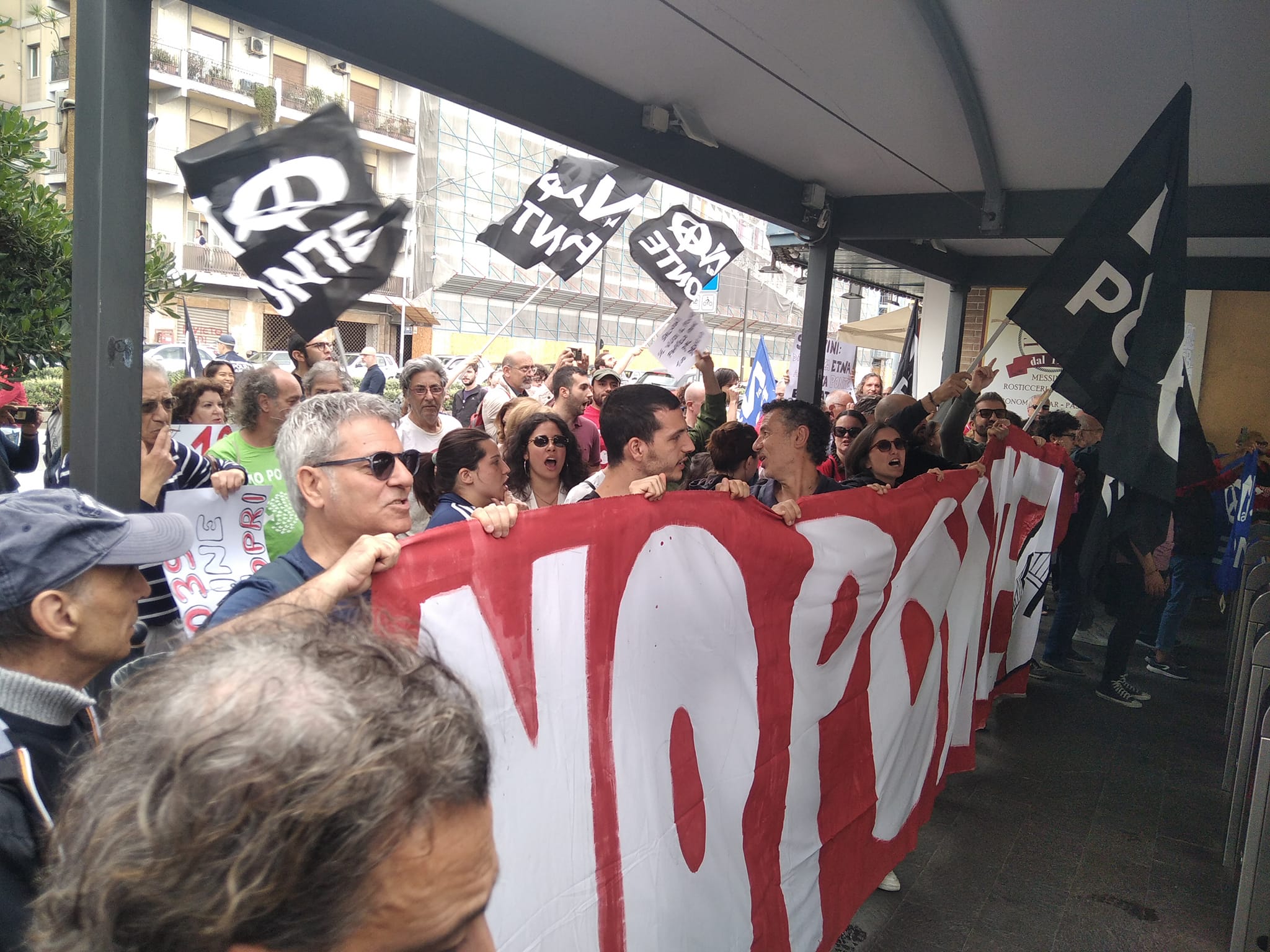 Messina: il movimento No Ponte contesta Salvini
