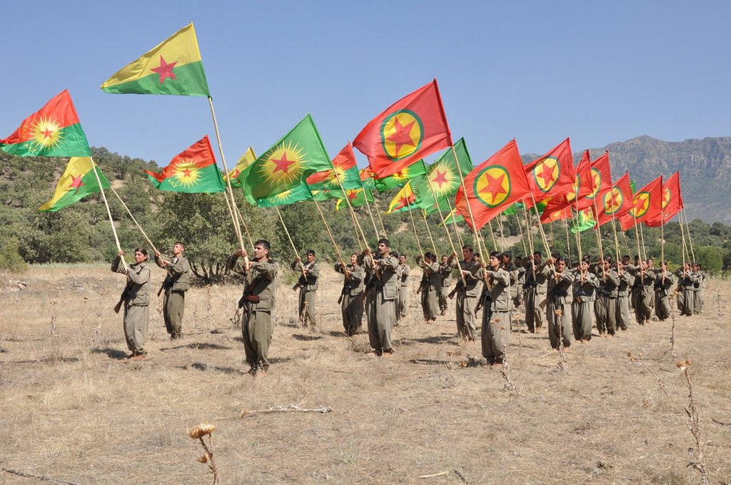 Kurdistan: attacco ad Ankara, bombardamenti turchi, colloqui con Ocalan