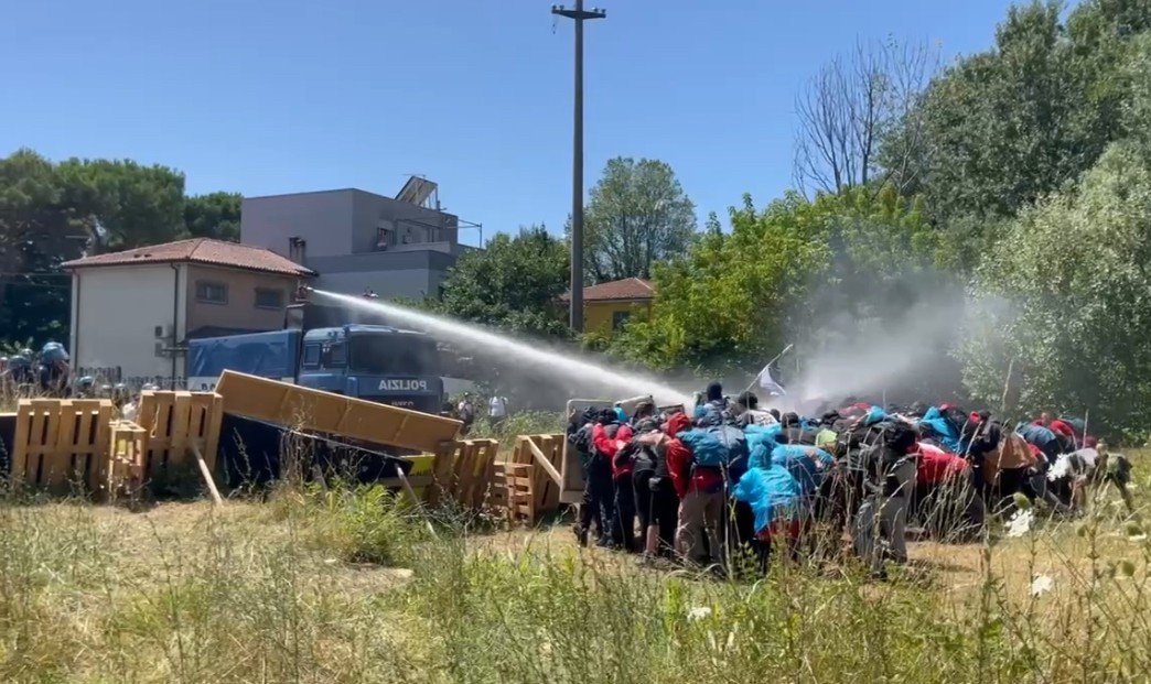 Il TAV arriva nel cuore di Vicenza, ma la resistenza salva (per ora) il Bosco di Ca’ Alte