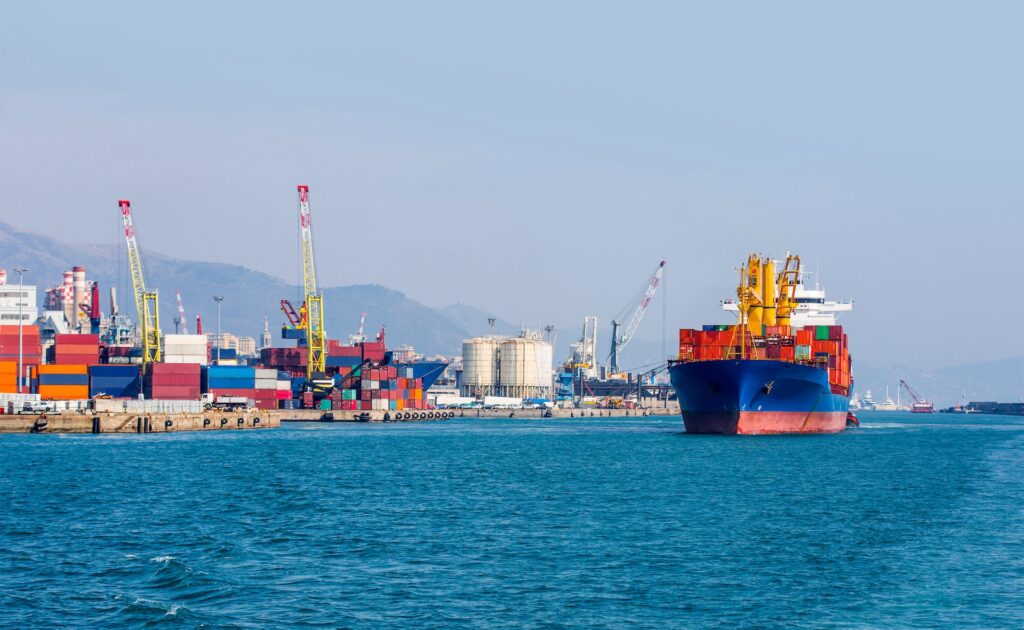 Porti, ferrovie e nuove basi: così il governo Meloni sta militarizzando l’Italia