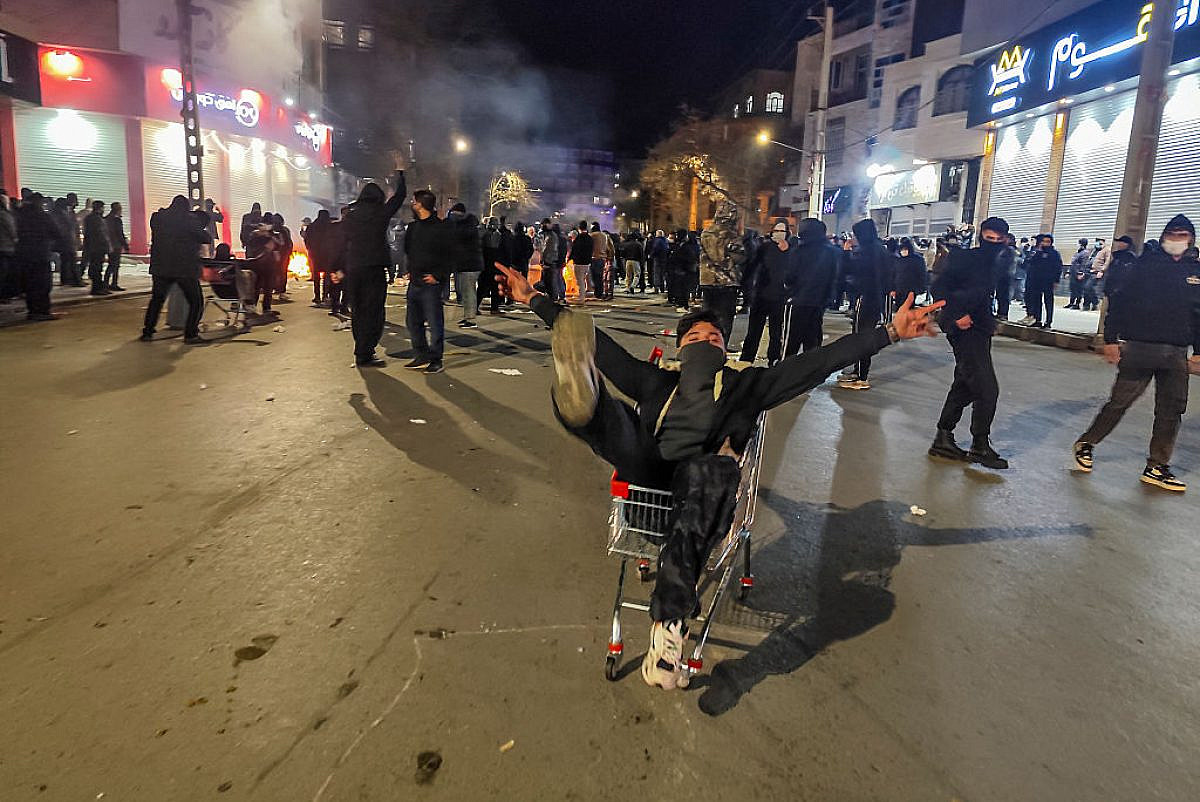 Le proteste in Iran colpiscono al cuore la legittimità del regime. Riusciranno nel loro intento?