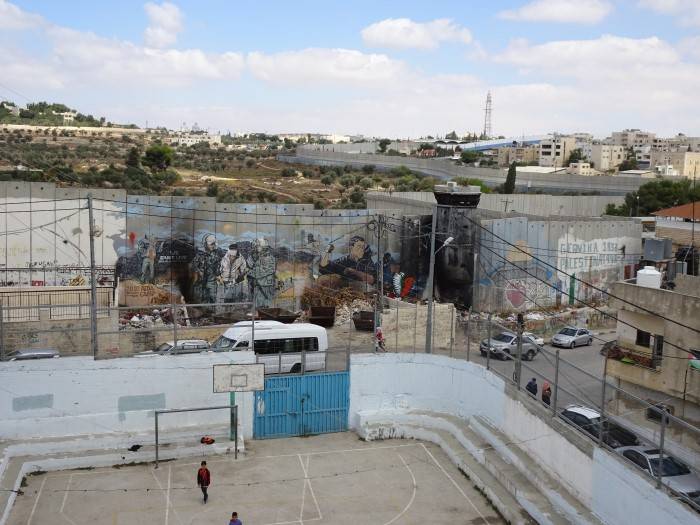 Fermiamo la demolizione del campo da calcio di Aidaa Camp a Betlemme