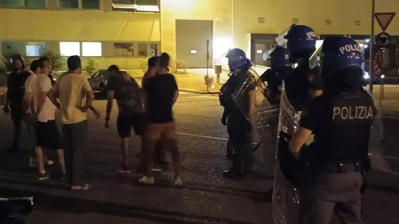 Sciopero In’s polo logistico di Tortona: la polizia tenta di sgomberare il presidio ma lo sciopero continua