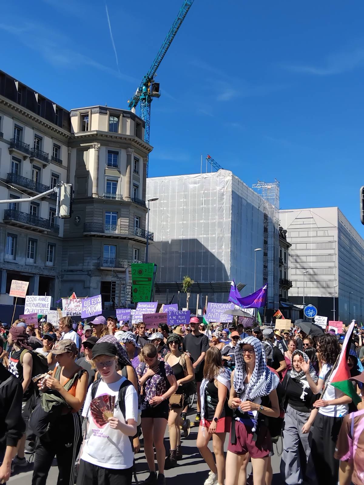 Ginevra: più di 60mila in piazza contro il G7 di Evian