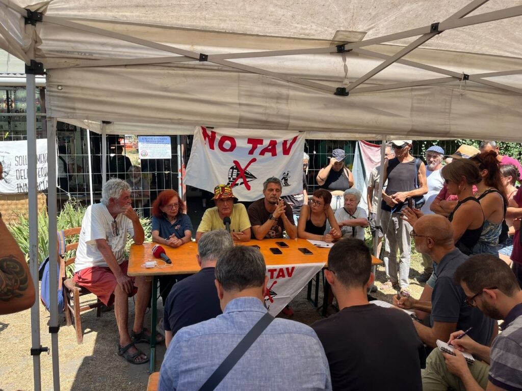 Conferenza stampa del Movimento No Tav “C’eravamo, ci siamo e ci saremo”.Blocchi e identificazioni ma il movimento rilancia e ribadisce “La lotta rende giovani”