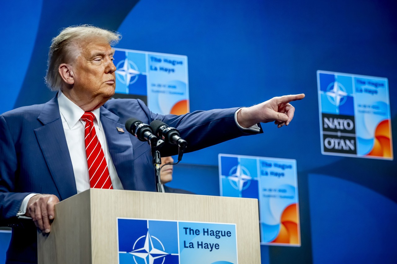 Riarmo permanente: la vera posta in gioco dietro i meme di Trump