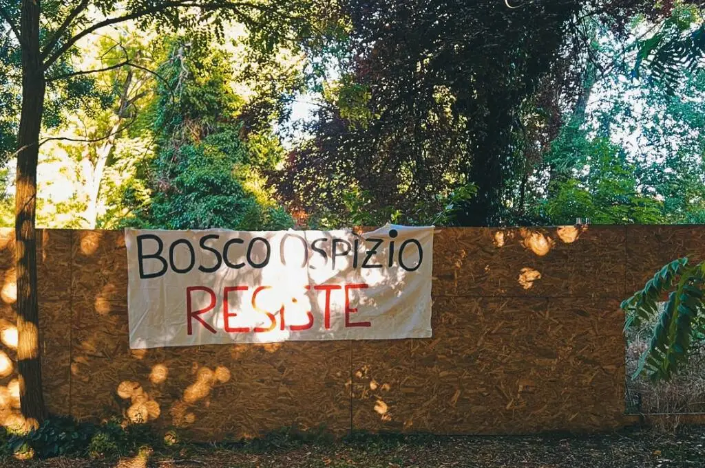 Reggio Emilia: al via l’abbattimento del Bosco Ospizio. Dall’alba presidio resistente